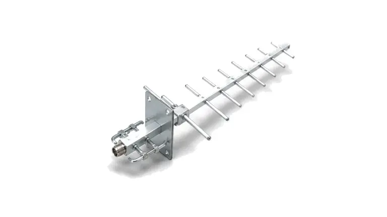 Directional RF antenna for point-to-point coverage