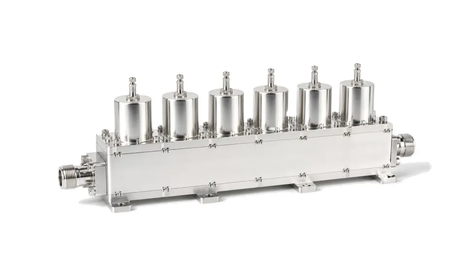 RF cavity filter assembly with coaxial connectors