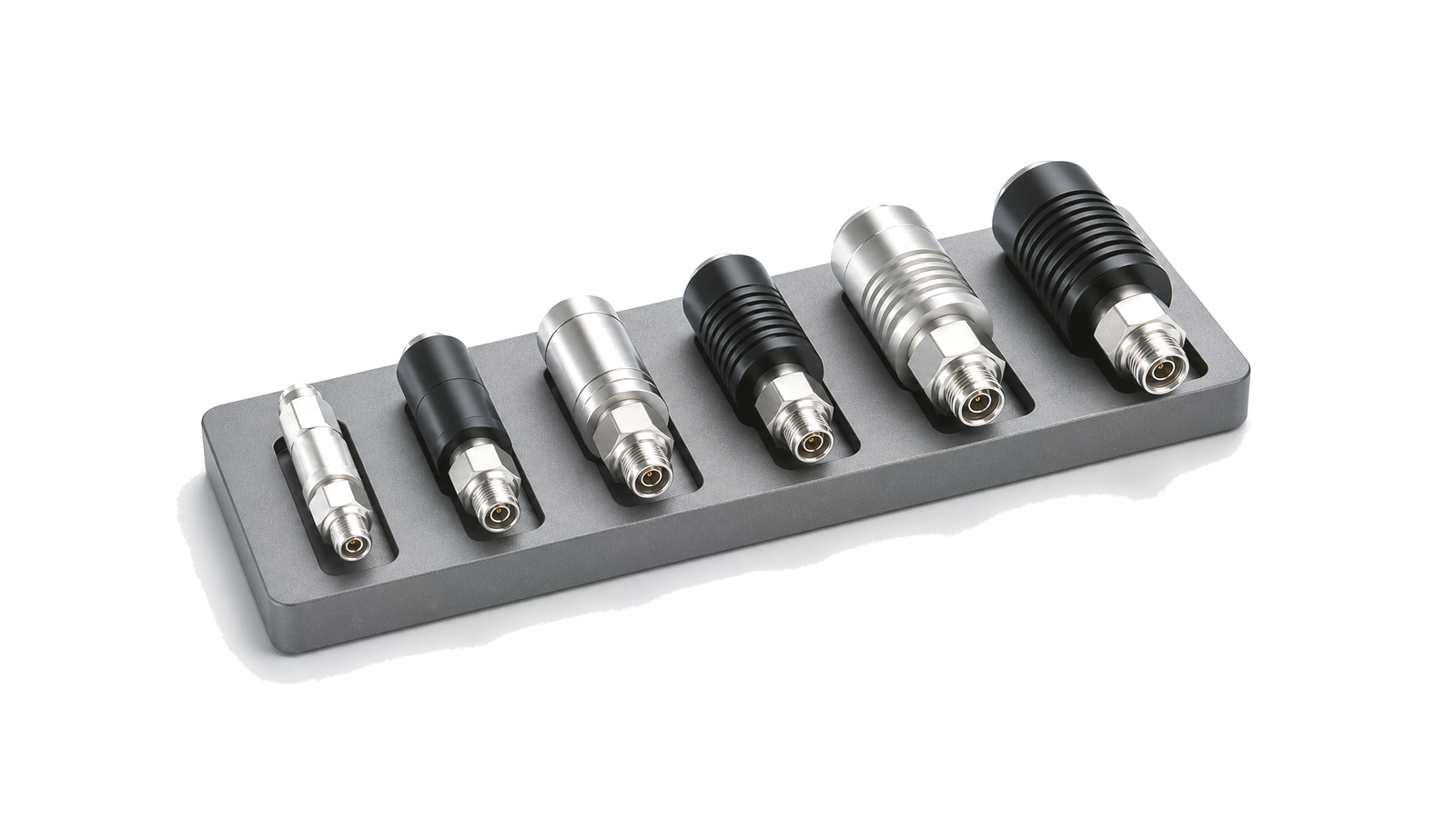 Calibrated attenuator set for RF level control